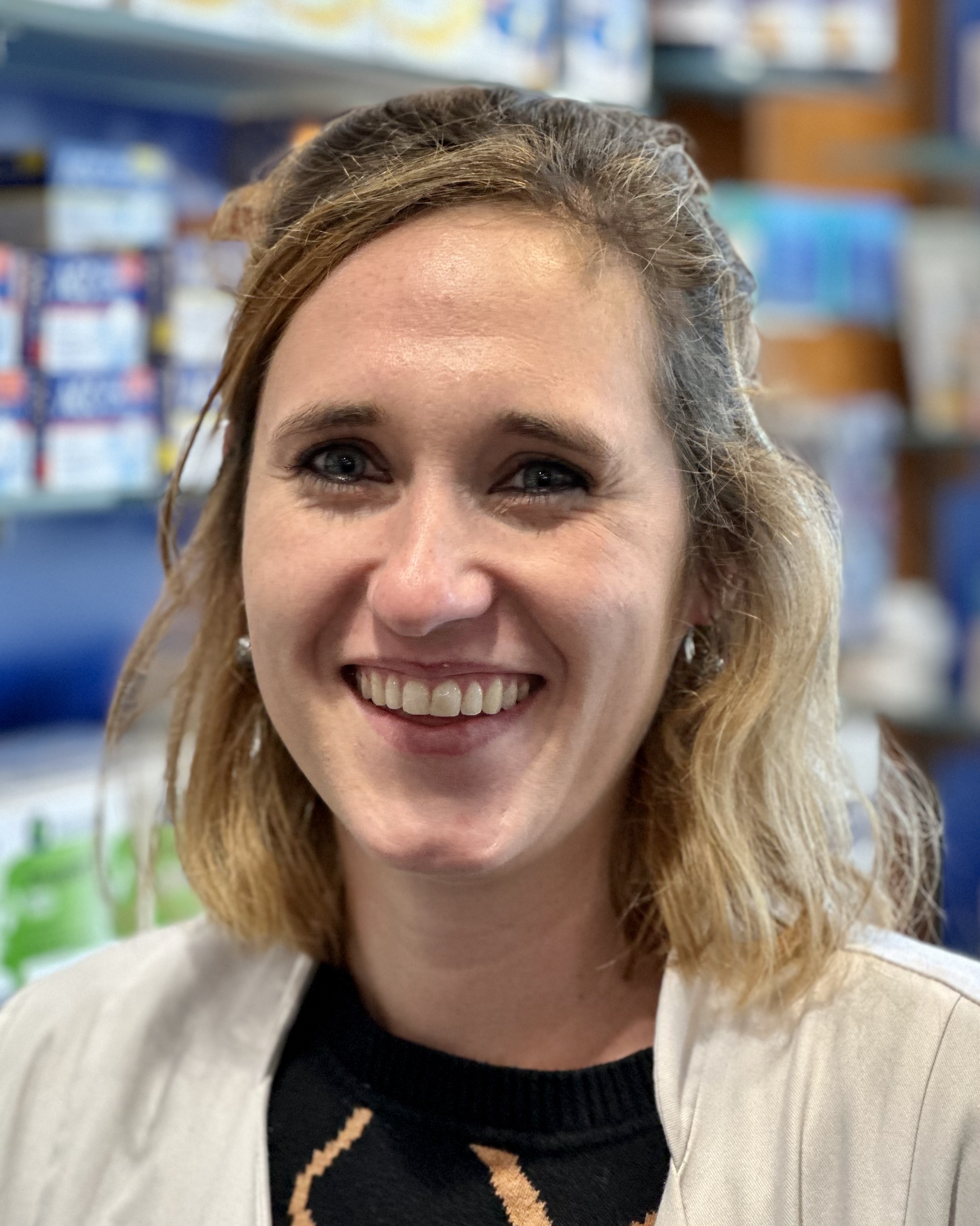 Lisa Lüders, Apothekerin